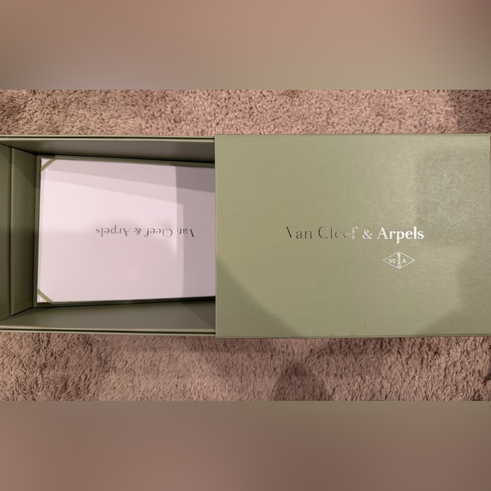 Van Cleef & Arpels Sage Green Box